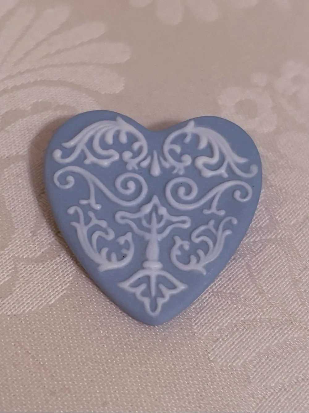 Vintage Wedgwood Blue Jasperware Heart Brooch Pin w/ Original Box – Never Worn